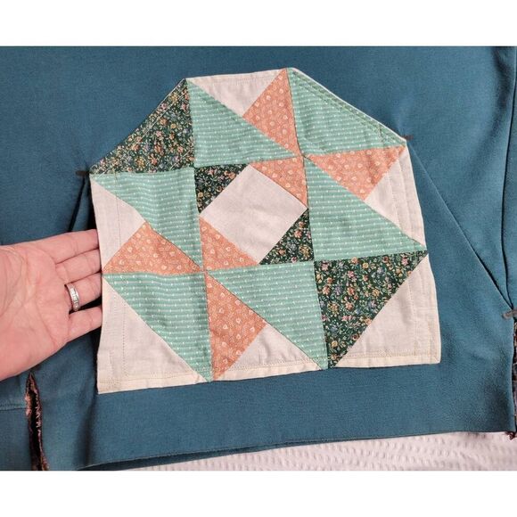 Upcycled repurposed quilted hoodie teal - Picture 5 of 7